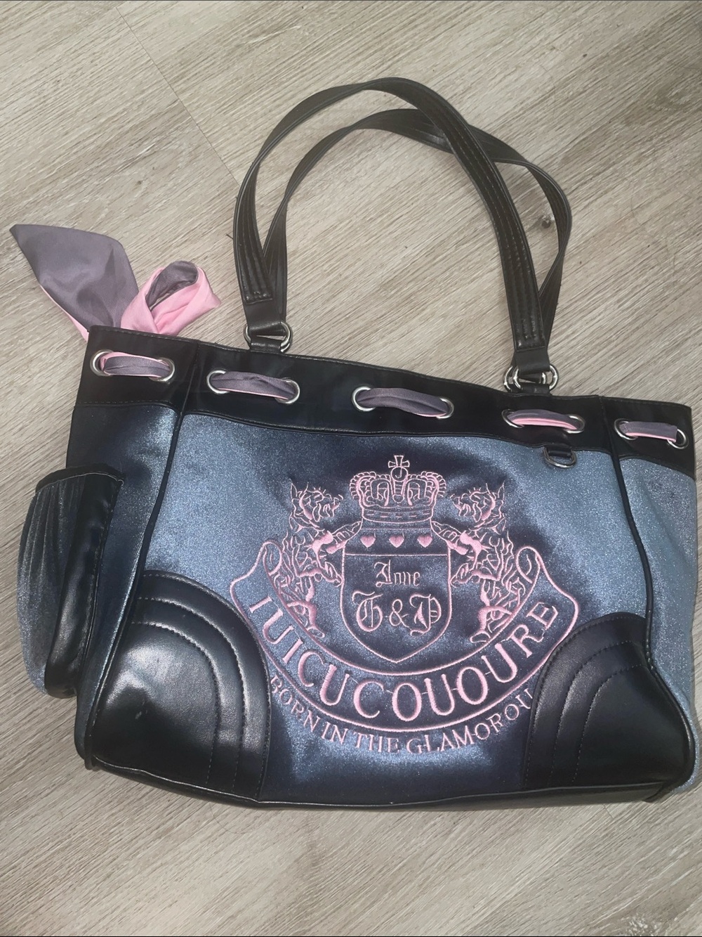 Black Handbag with Pink Accent | Juicy Couture Knock Off